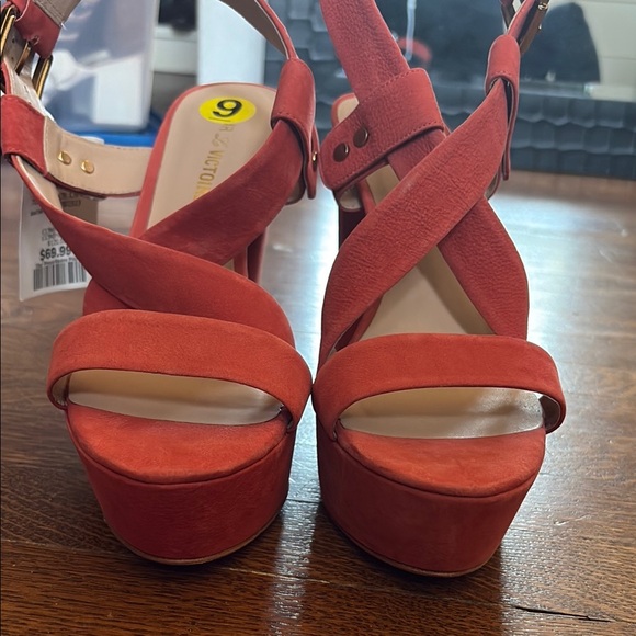 Pour Le Victoria Coral Platform Strappy Heels US 9 - Picture 2 of 6